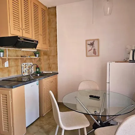 Corfu 25 גליפאדה